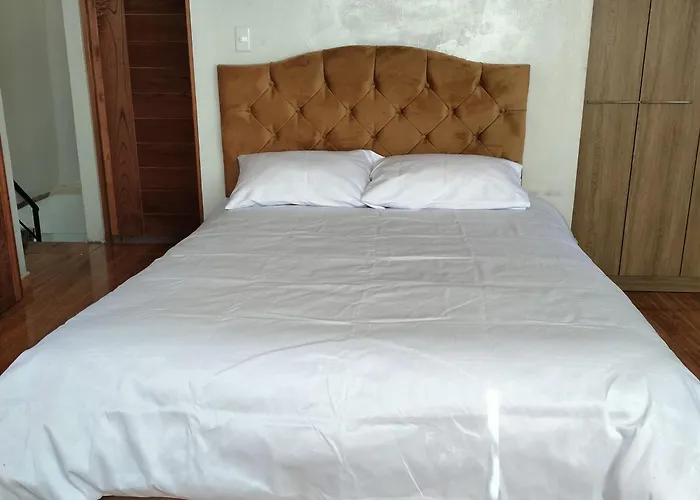 Lodge Tikary *
